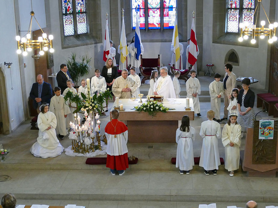 Feier der 1. Heiligen Kommunion in Sankt Crescentius (Foto: Karl-Franz Thiede)